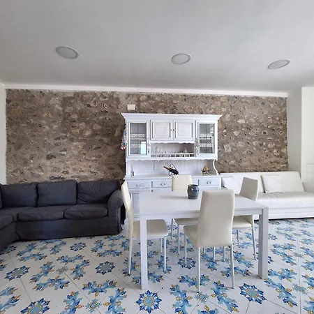 Lucia Conca dei Marini