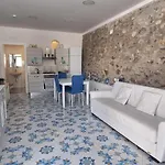 Apartament Lucia *